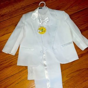 Five piece toddler white tuxedo, size 4